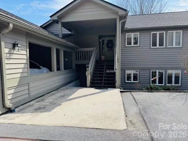 121 Burning Tree Lane #121 Flat Rock, NC 28731