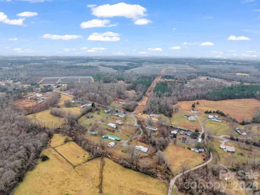 827 Old Henrietta Road Forest City, NC 28043