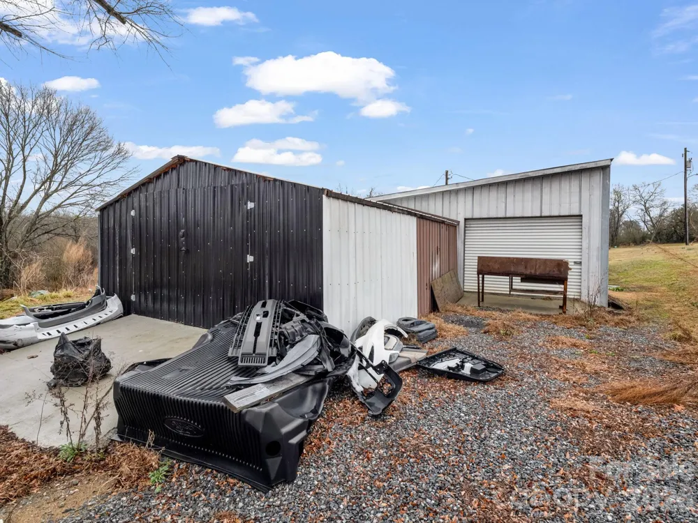 827 Old Henrietta Road Forest City, NC 28043
