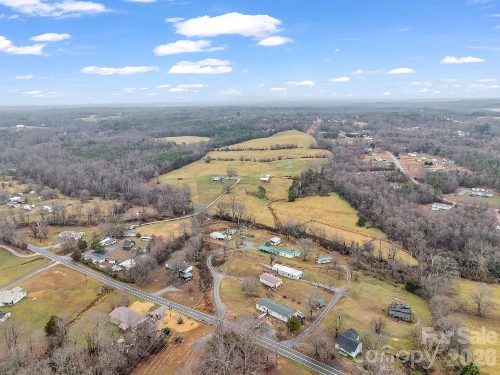 827 Old Henrietta Road Forest City, NC 28043