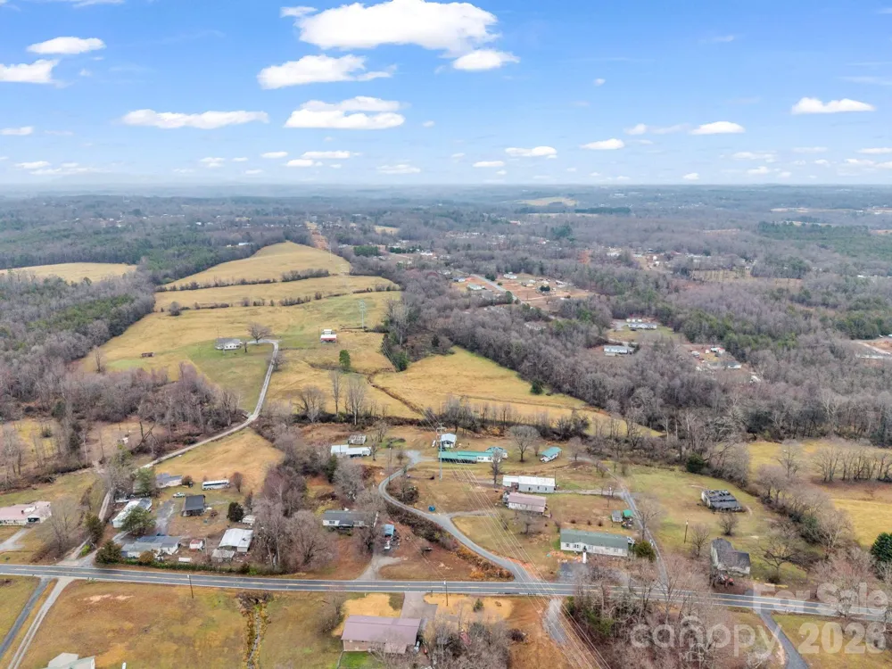 827 Old Henrietta Road Forest City, NC 28043