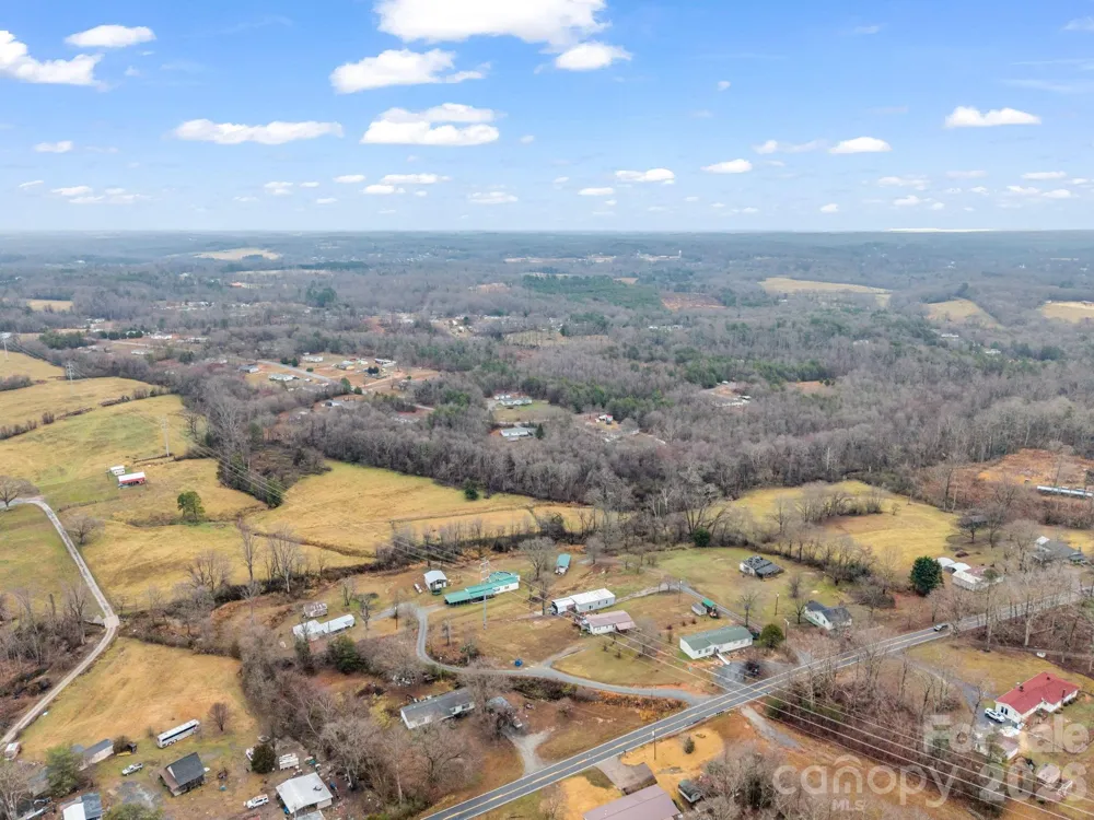827 Old Henrietta Road Forest City, NC 28043