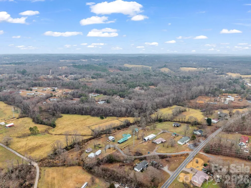827 Old Henrietta Road Forest City, NC 28043