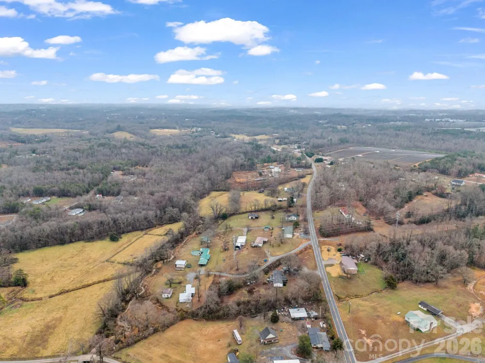 827 Old Henrietta Road Forest City, NC 28043