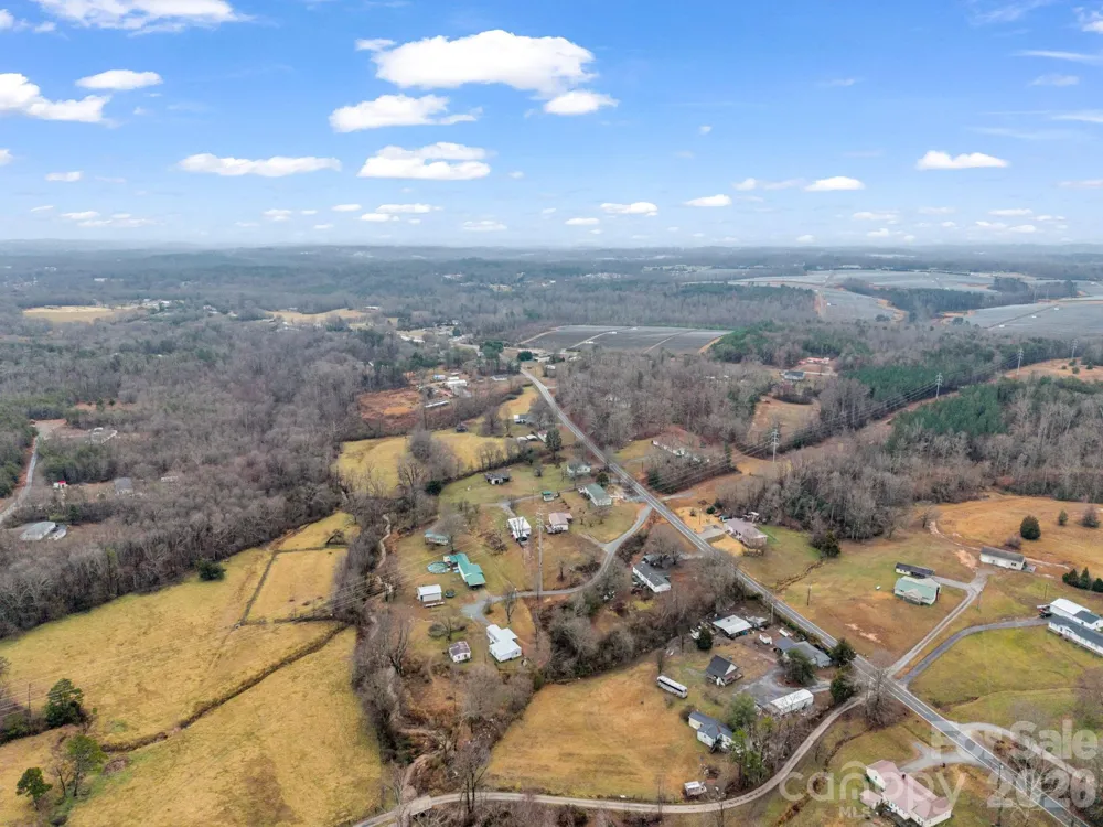 827 Old Henrietta Road Forest City, NC 28043