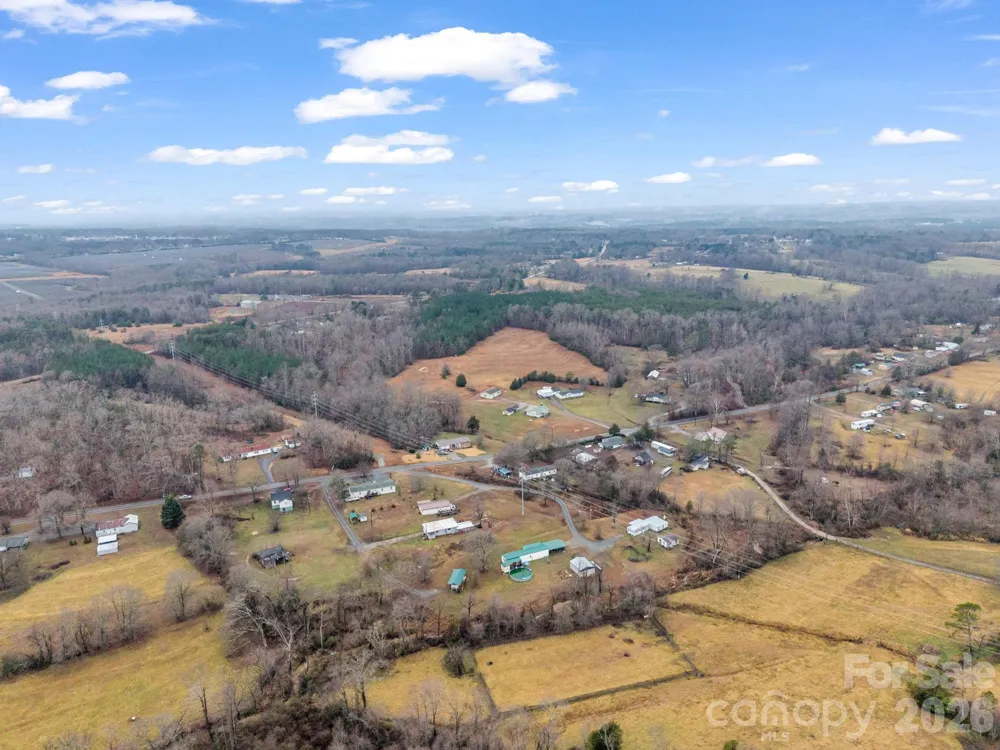 827 Old Henrietta Road Forest City, NC 28043