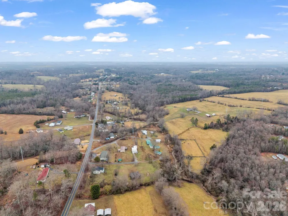 827 Old Henrietta Road Forest City, NC 28043
