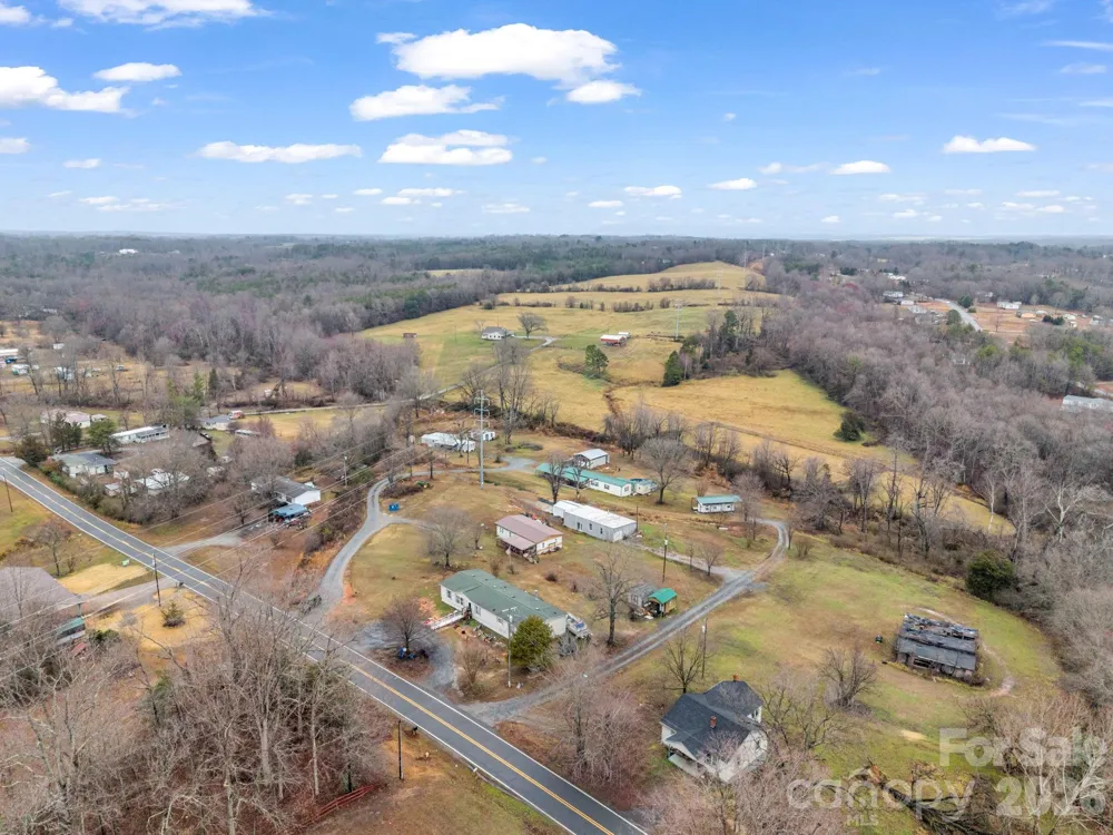 827 Old Henrietta Road Forest City, NC 28043