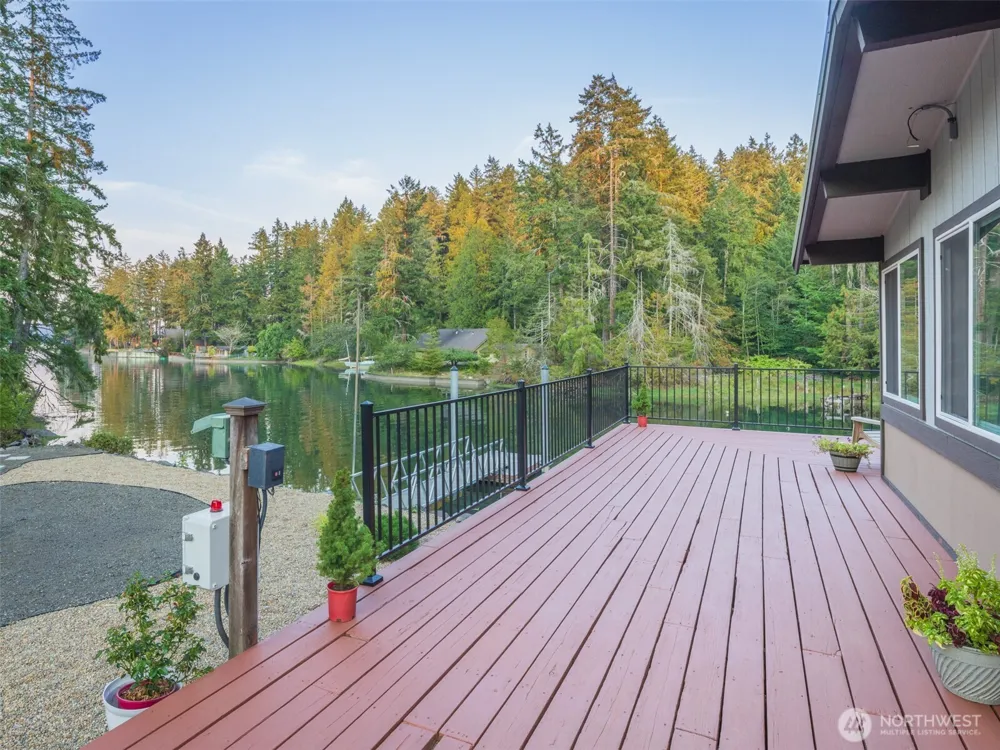 5440 E Grapeview Loop Road Allyn, WA 98524