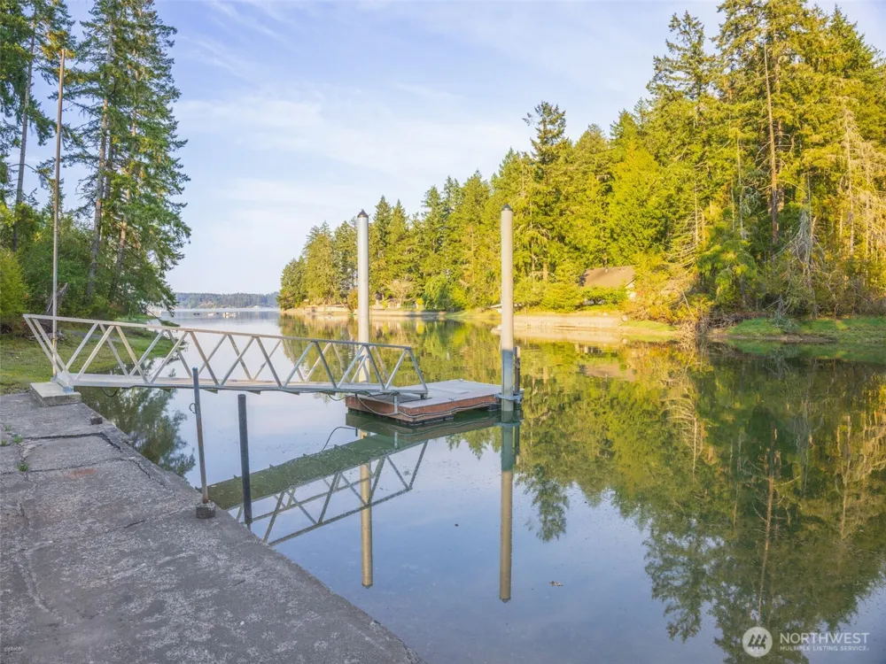 5440 E Grapeview Loop Road Allyn, WA 98524