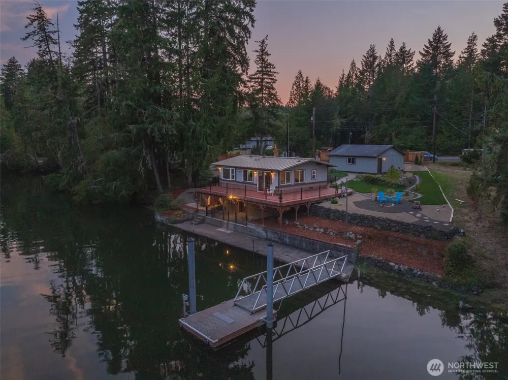 5440 E Grapeview Loop Road Allyn, WA 98524