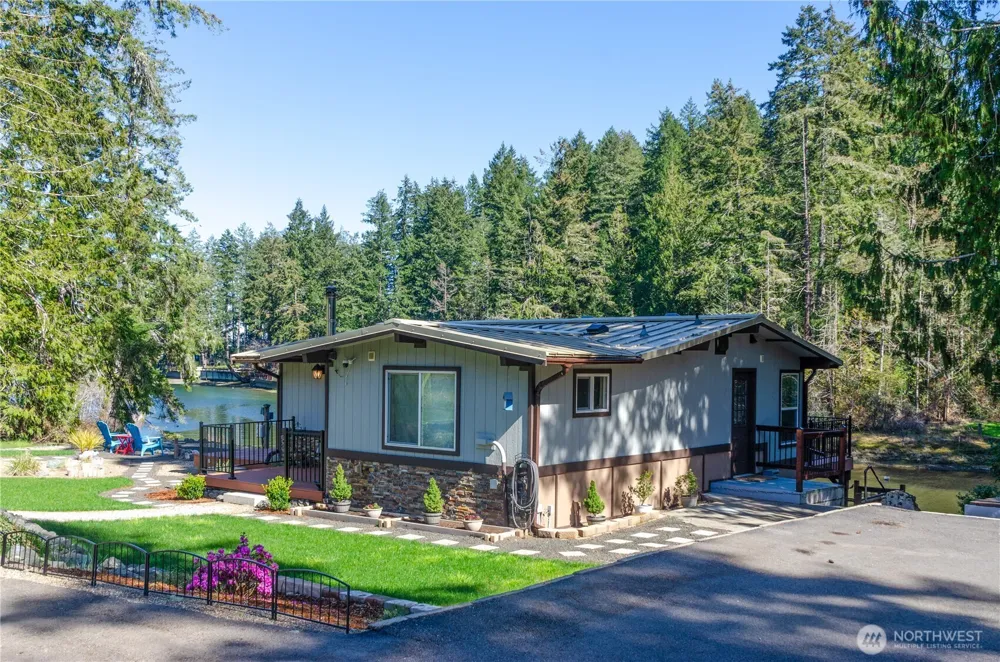 5440 E Grapeview Loop Road Allyn, WA 98524