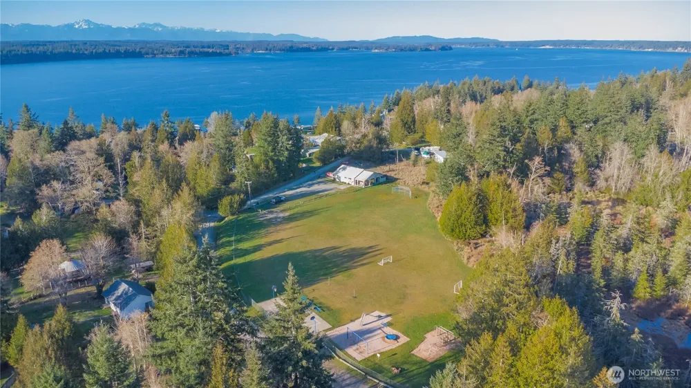 826 E Herron Blvd NW Lakebay, WA 98349