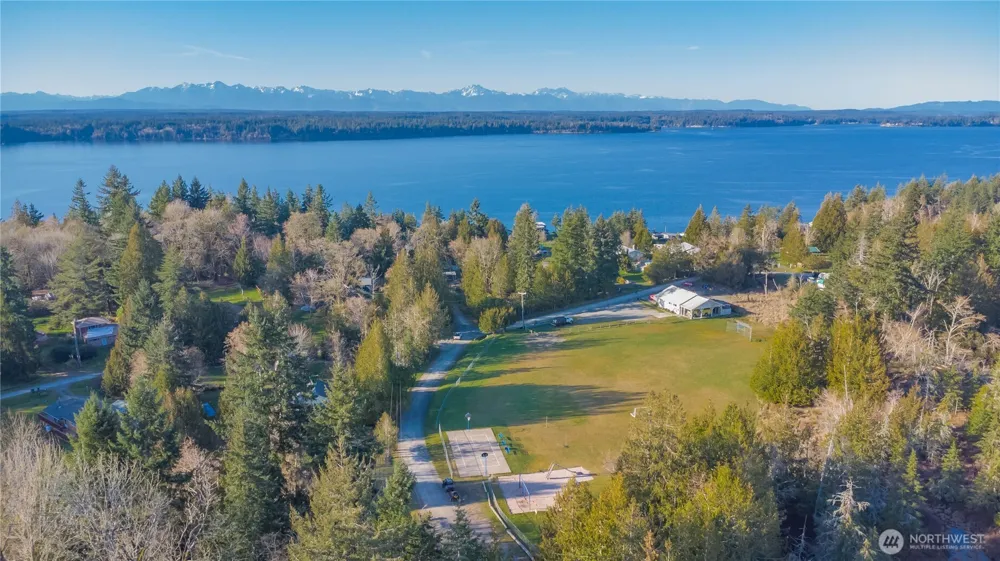826 E Herron Blvd NW Lakebay, WA 98349