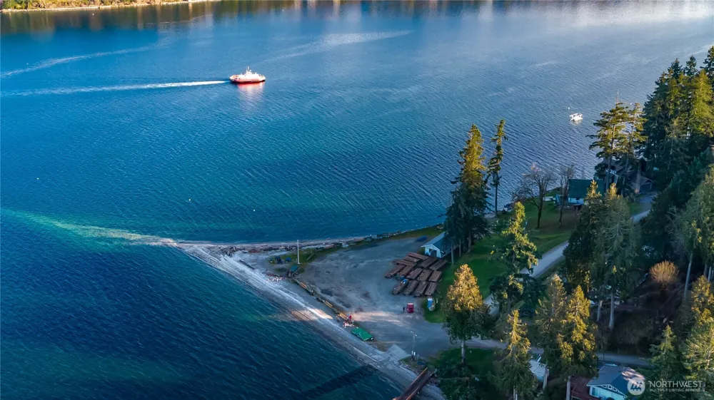 826 E Herron Blvd NW Lakebay, WA 98349