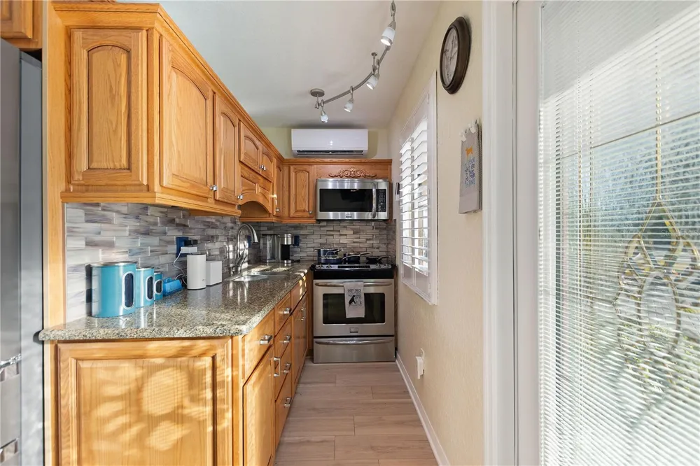 561 MEANDERING WAY Polk City, FL 33868