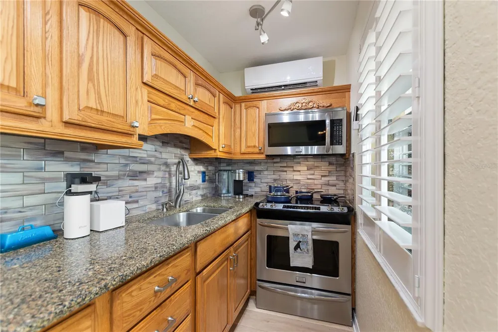 561 MEANDERING WAY Polk City, FL 33868