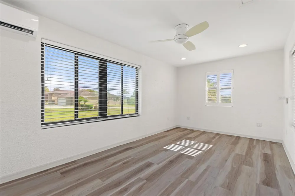 561 MEANDERING WAY Polk City, FL 33868
