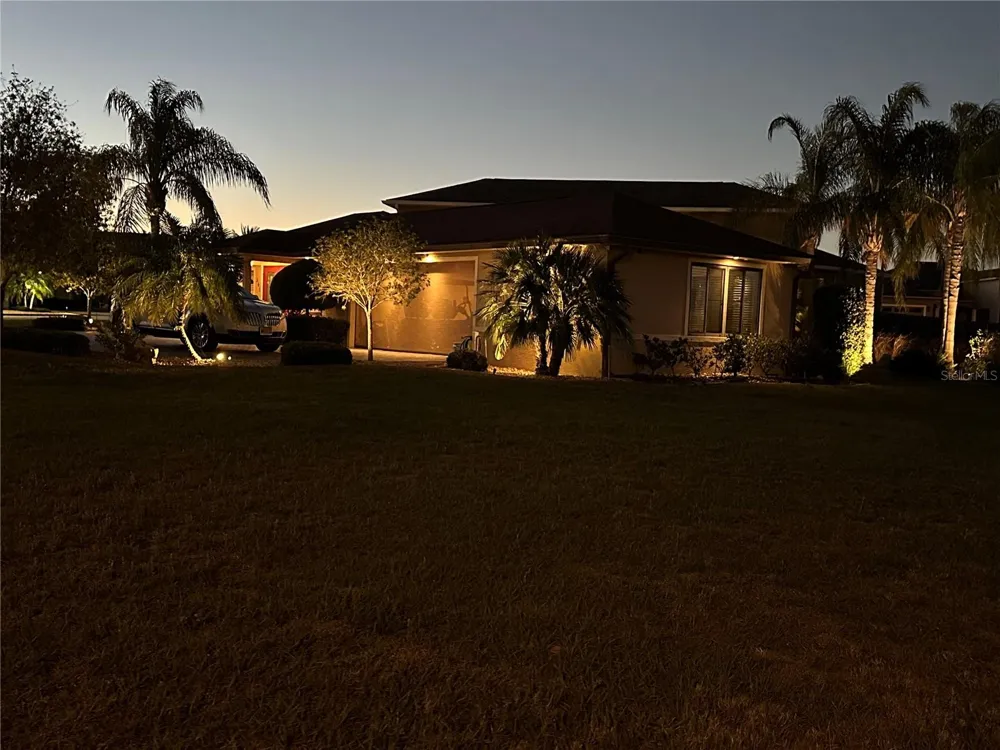 561 MEANDERING WAY Polk City, FL 33868