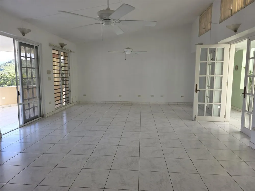 17 DEL RECREO Caguas, PR 00725