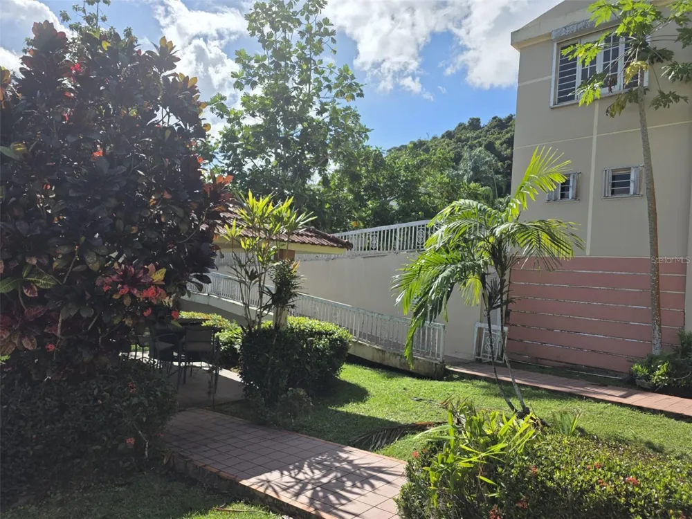 17 DEL RECREO Caguas, PR 00725