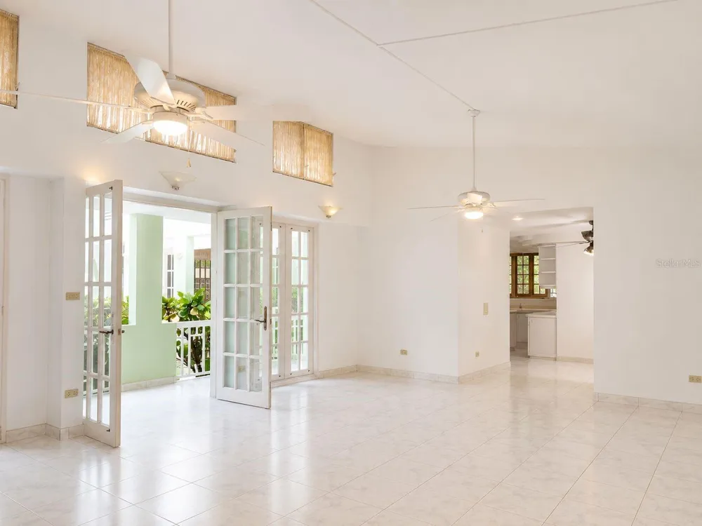 17 DEL RECREO Caguas, PR 00725
