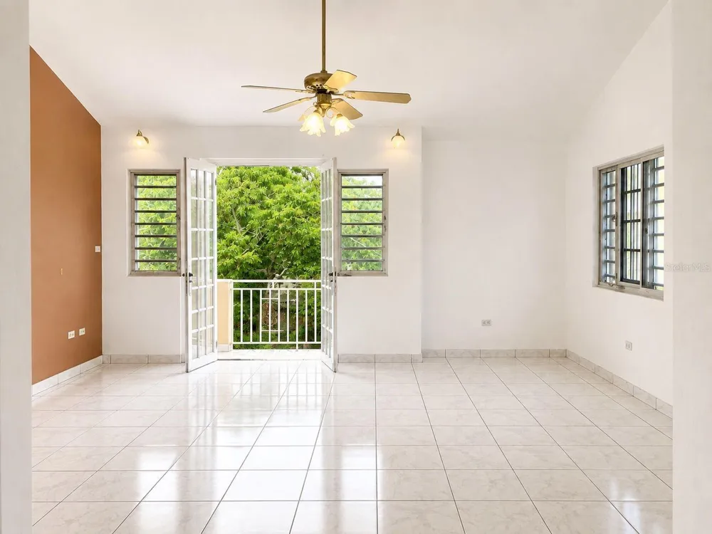 17 DEL RECREO Caguas, PR 00725