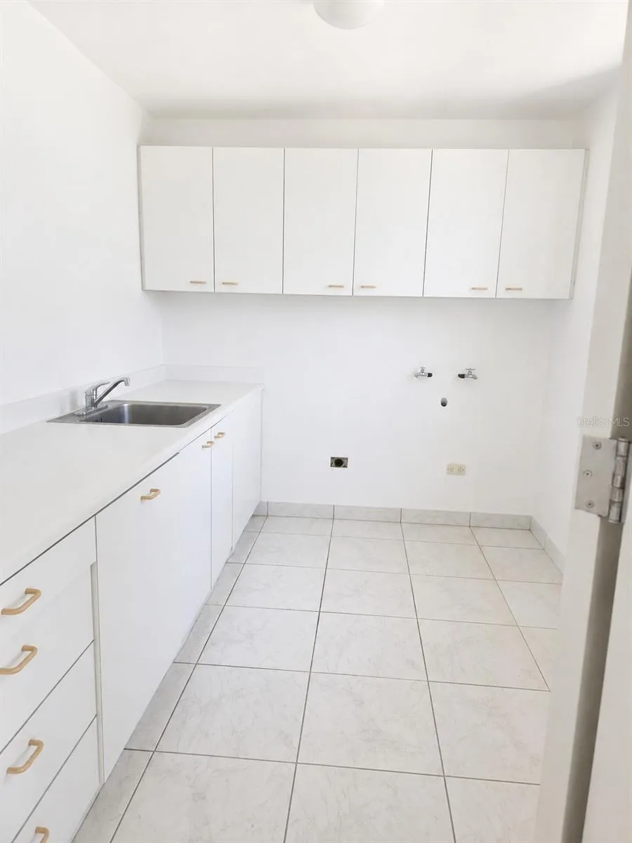17 DEL RECREO Caguas, PR 00725
