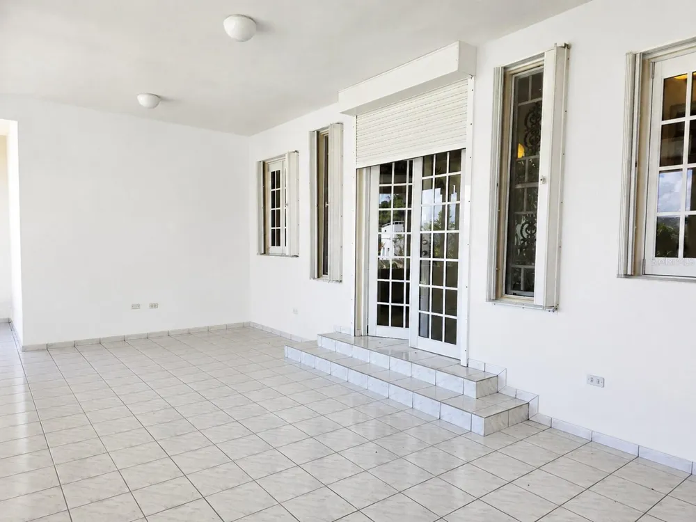 17 DEL RECREO Caguas, PR 00725