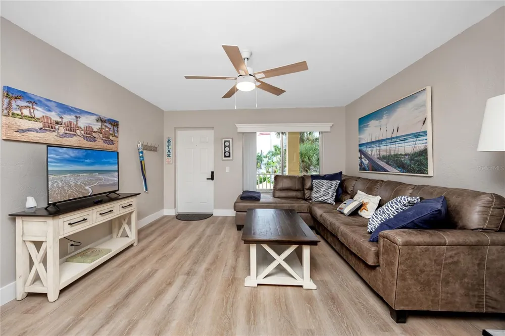 282 TREASURE ISLAND CAUSEWAY #12 Treasure Island, FL 33706