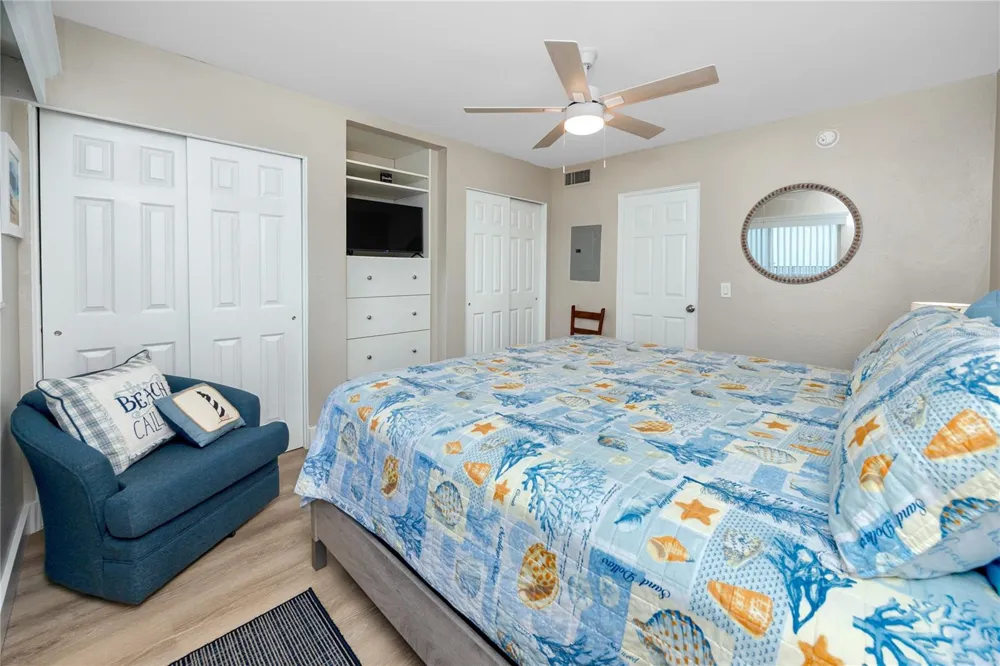 282 TREASURE ISLAND CAUSEWAY #12 Treasure Island, FL 33706