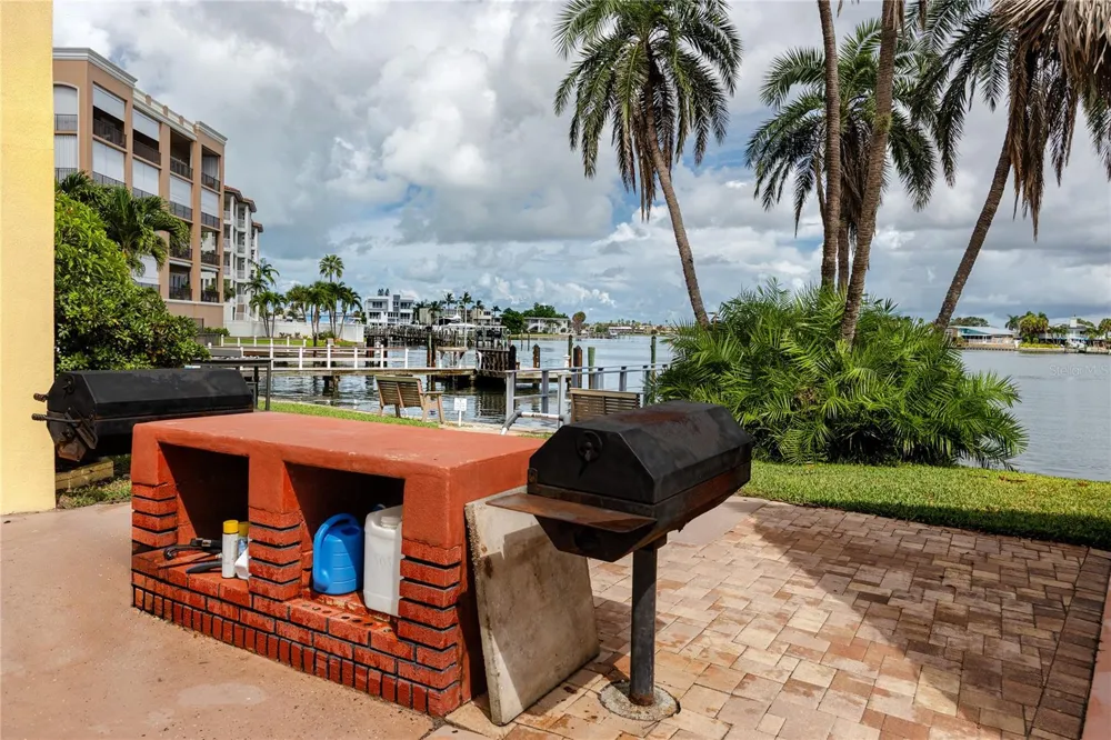 282 TREASURE ISLAND CAUSEWAY #12 Treasure Island, FL 33706