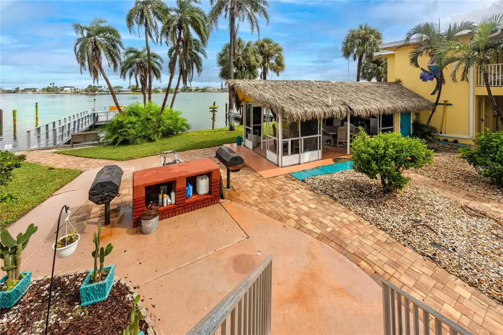 282 TREASURE ISLAND CAUSEWAY #12 Treasure Island, FL 33706