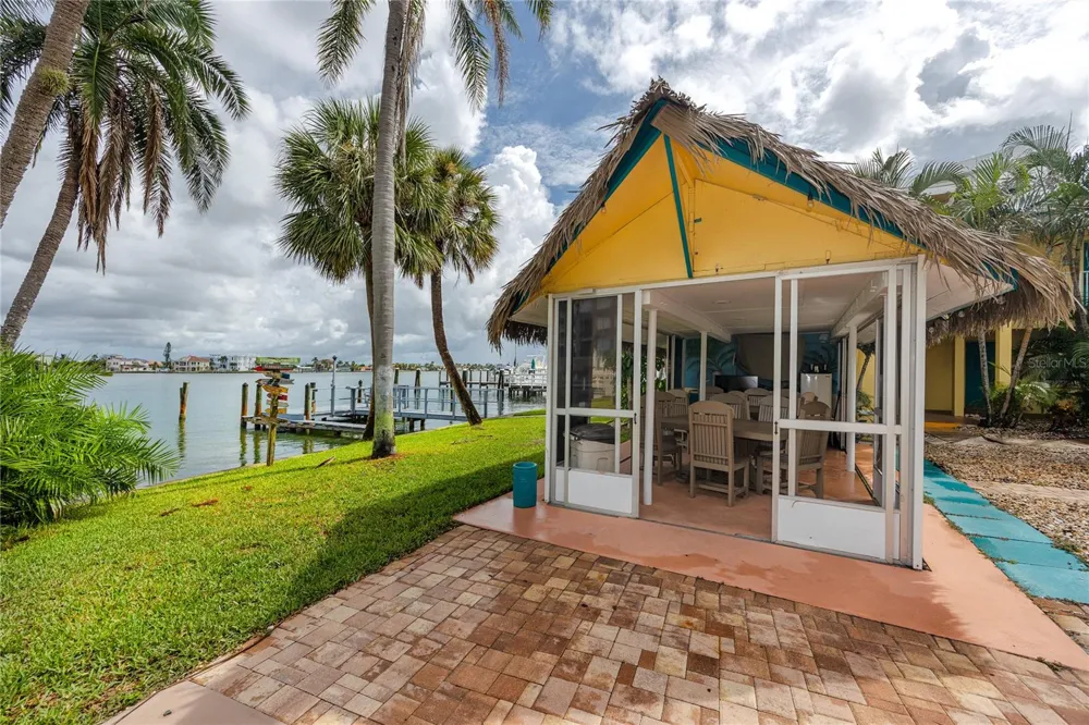 282 TREASURE ISLAND CAUSEWAY #12 Treasure Island, FL 33706