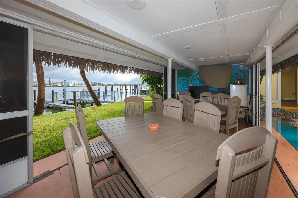 282 TREASURE ISLAND CAUSEWAY #12 Treasure Island, FL 33706