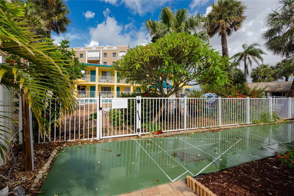 282 TREASURE ISLAND CAUSEWAY #12 Treasure Island, FL 33706