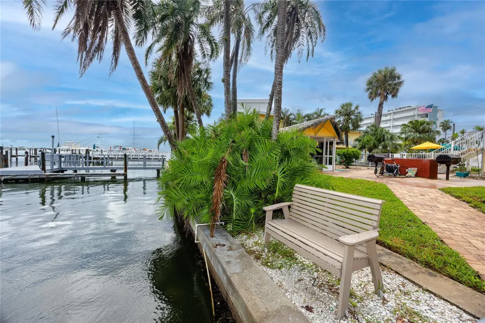 282 TREASURE ISLAND CAUSEWAY #12 Treasure Island, FL 33706