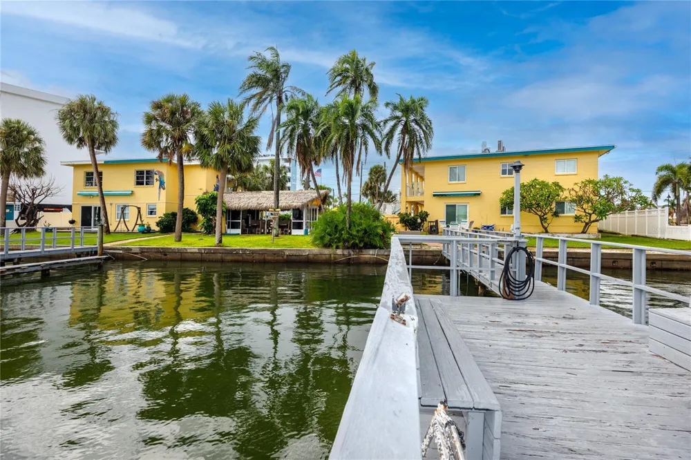 282 TREASURE ISLAND CAUSEWAY #12 Treasure Island, FL 33706