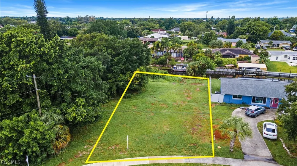 Iris Drive North Fort Myers, FL 33903