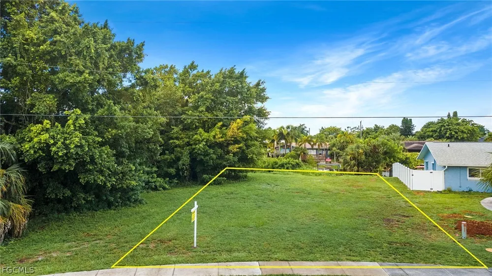 Iris Drive North Fort Myers, FL 33903