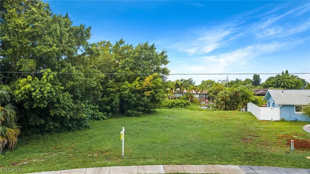 Iris Drive North Fort Myers, FL 33903