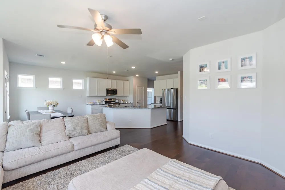 505 Prairie Grass Trail Clute, TX 77531