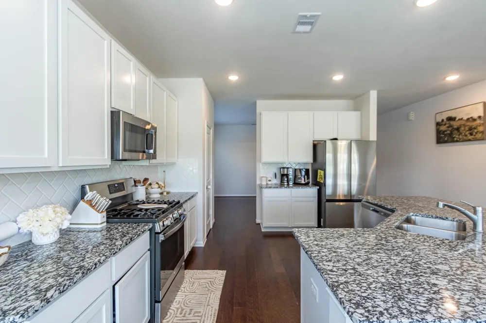 505 Prairie Grass Trail Clute, TX 77531