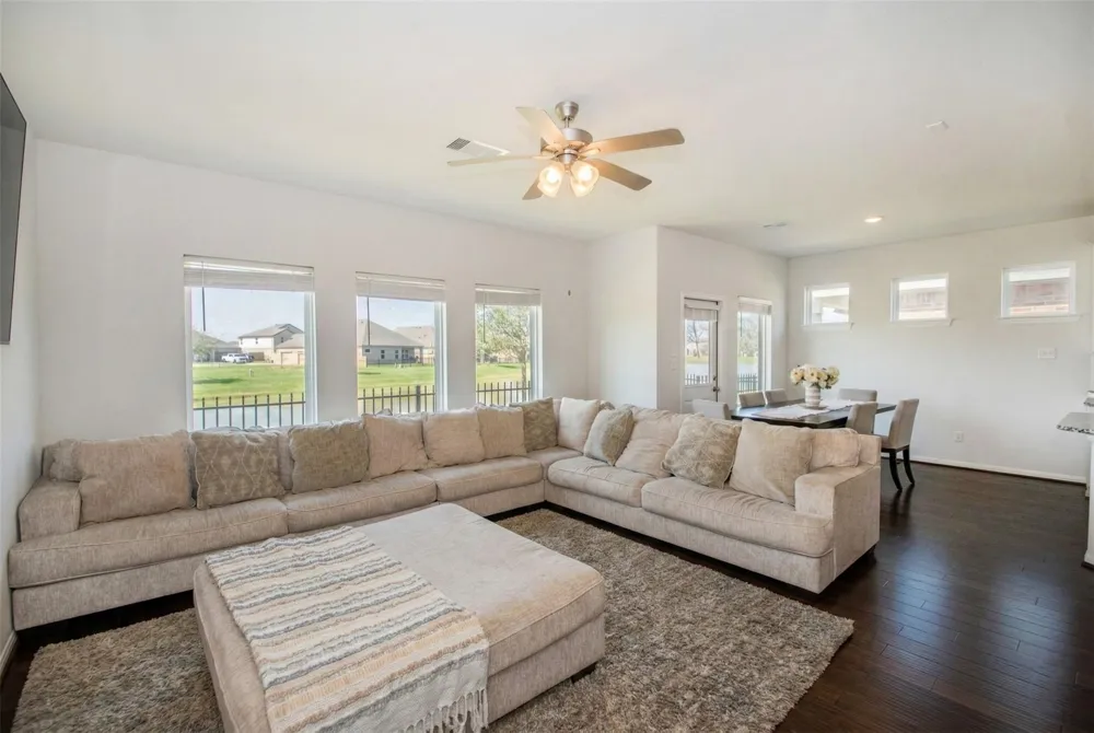 505 Prairie Grass Trail Clute, TX 77531