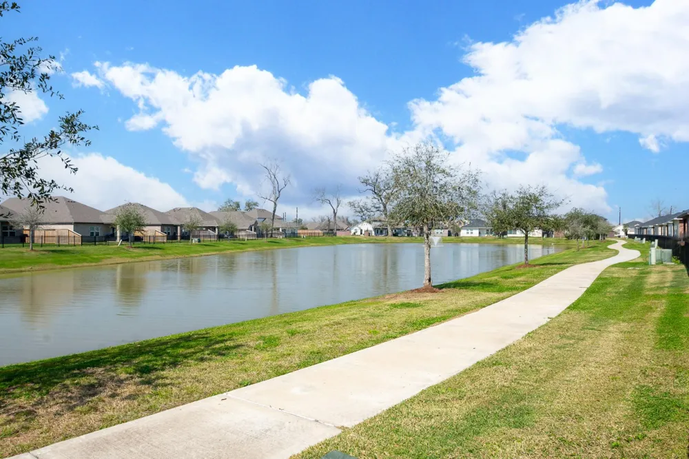 505 Prairie Grass Trail Clute, TX 77531