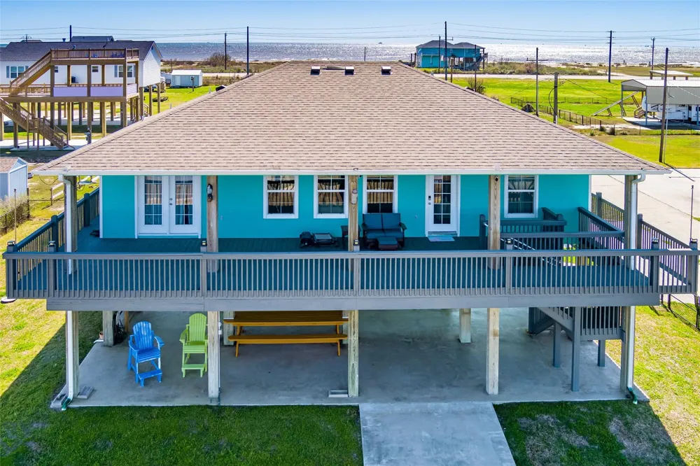 1040 Gayle Street Gilchrist, TX 77617