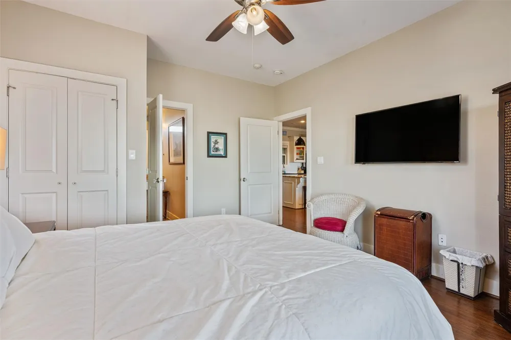 1040 Gayle Street Gilchrist, TX 77617