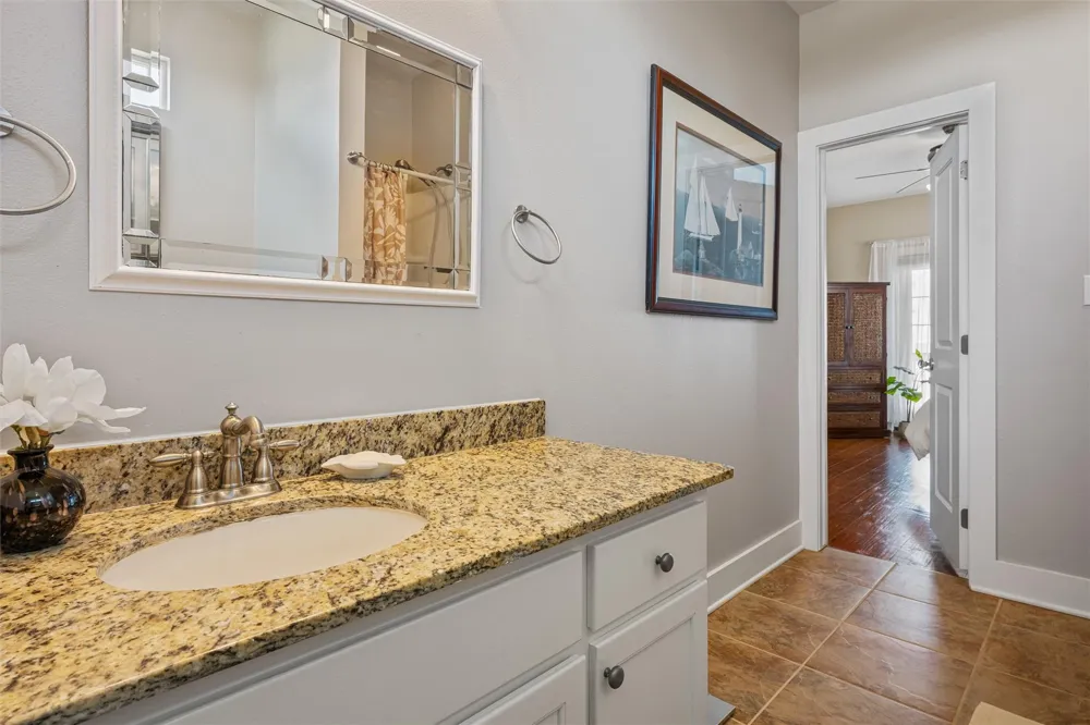 1040 Gayle Street Gilchrist, TX 77617