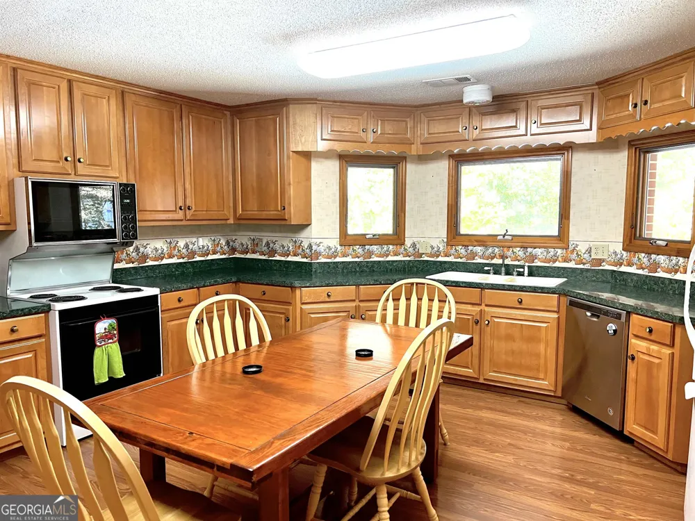 2382 Gallimore Mill RD Jeffersonville, GA 31044