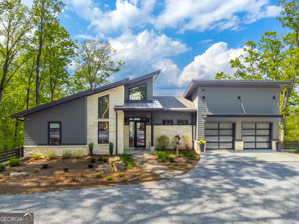 377 Charmont DR Tiger, GA 30576